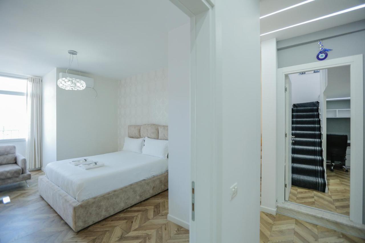Miku Apartments-Luxury City View At Wilson Square Tirana Esterno foto