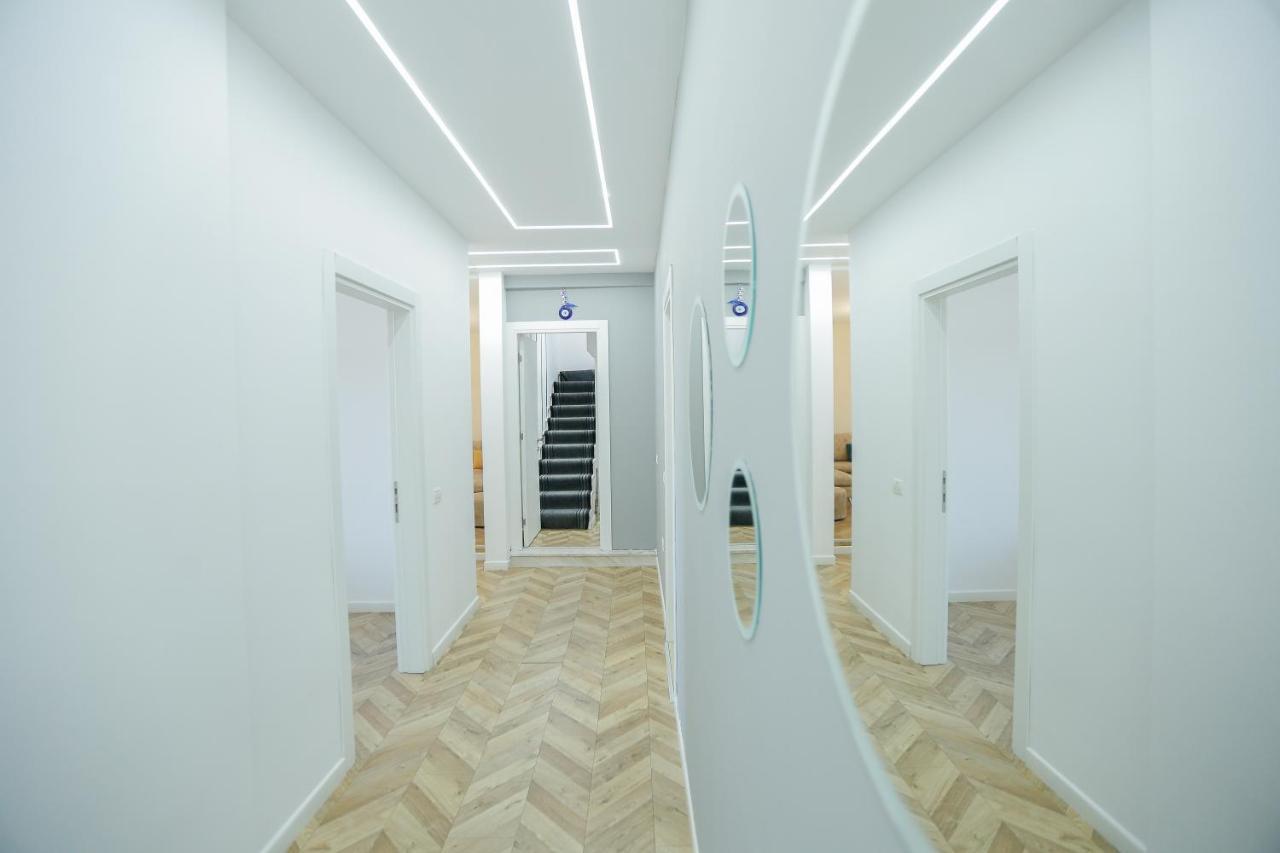 Miku Apartments-Luxury City View At Wilson Square Tirana Esterno foto