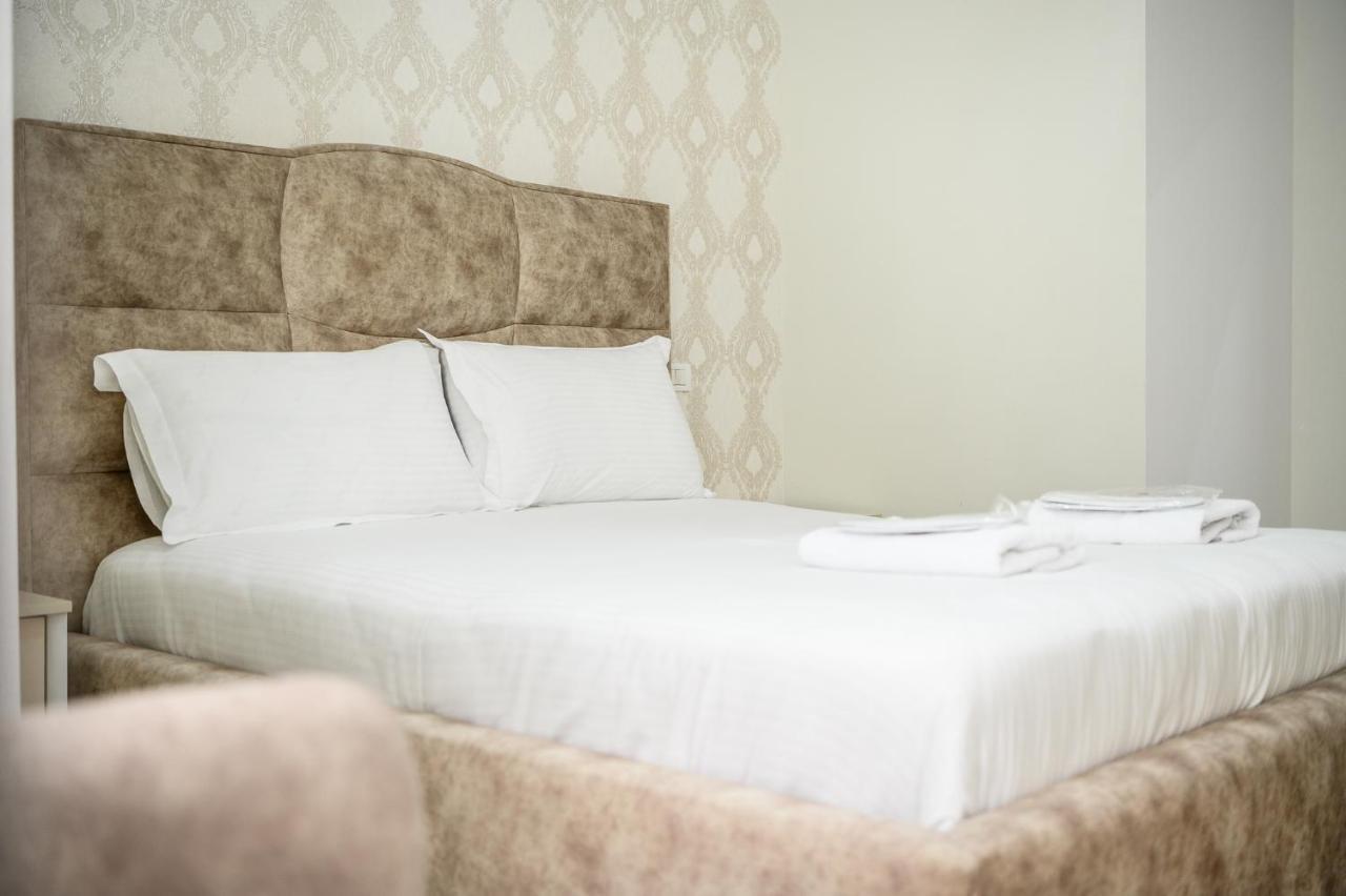Miku Apartments-Luxury City View At Wilson Square Tirana Esterno foto